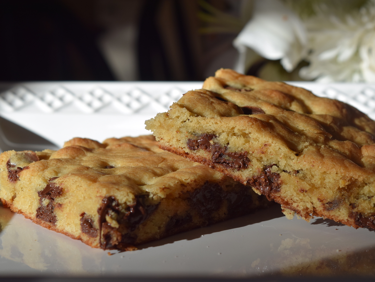 chocolate chip blondies